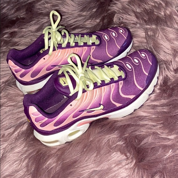 purple nike air max plus